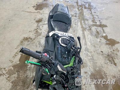 Piąte zdjęcie samochodu w środku: 2017 KAWASAKI ER650 G VIN:JKAEREG13HDA01832 - miniatura