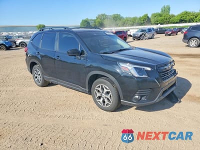 Czwarte zdjęcie samochodu z boku: 2022 SUBARU FORESTER PREMIUM VIN:JF2SKADC4NH487615 - miniatura