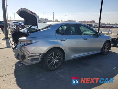 Trzecie zdjęcie samochodu z tyłu: 2024 TOYOTA CAMRY SE VIN:4T1G11AK9RU861633 - miniatura