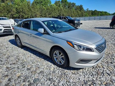 Czwarte zdjęcie samochodu z boku: 2016 HYUNDAI SONATA SE VIN:5NPE24AF2GH408023 - miniatura