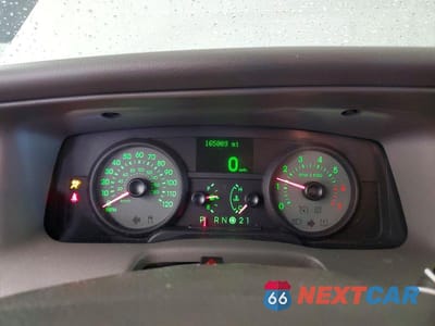 Zdjęcie 9 z 12 samochodu: 2010 MERCURY GRAND MARQUIS LS VIN:2MEBM7FV2AX600867 - miniatura
