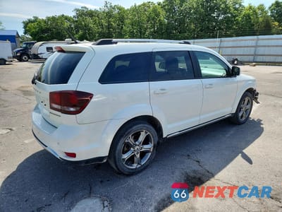 Trzecie zdjęcie samochodu z tyłu: 2018 DODGE JOURNEY CROSSROAD VIN:3C4PDCGB1JT187314 - miniatura