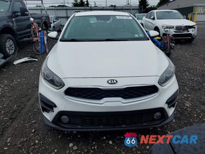 Piąte zdjęcie samochodu w środku: 2019 KIA FORTE FE VIN:3KPF24AD2KE129414 - miniatura