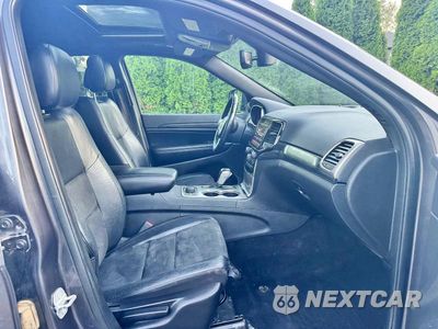 Piąte zdjęcie samochodu w środku: 2020 JEEP GRAND CHEROKEE LAREDO VIN:1C4RJFAG0LC147151 - miniatura