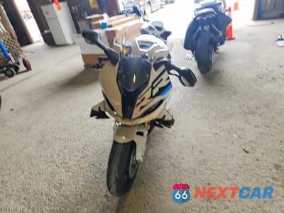 Drugie zdjęcie samochodu z przodu: 2024 BMW S 1000 RR VIN:WB10E6305R6K00458 - miniatura