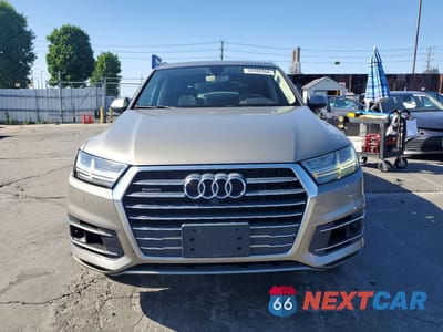 Piąte zdjęcie samochodu w środku: 2017 AUDI Q7 PREMIUM PLUS VIN:WA1LAAF77HD008647 - miniatura