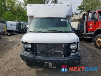 Piąte zdjęcie samochodu w środku: 2015 GMC SAVANA DELIVERY TRUCK VIN:1GD374CG3F1226668 - miniatura