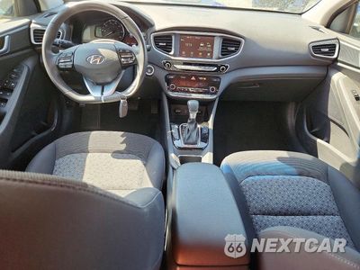 Zdjęcie 8 z 12 samochodu: 2019 HYUNDAI IONIQ PLUG-IN HYBRID BASE VIN:KMHC65LD0KU139026 - miniatura