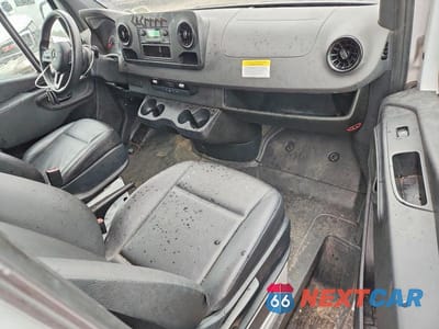 Zdjęcie 8 z 13 samochodu: 2022 MERCEDES-BENZ SPRINTER 3500 VIN:W1Y8ED3Y6NT114129 - miniatura