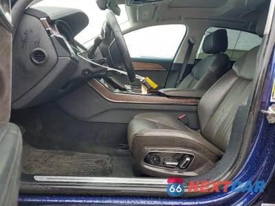 Zdjęcie 7 z 12 samochodu: 2021 AUDI A8 L VIN:WAU8DAF87MN023923 - miniatura