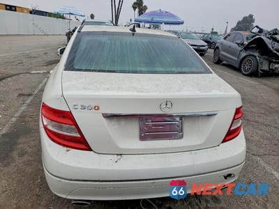 Zdjęcie 6 z 12 samochodu: 2010 MERCEDES-BENZ C 300 VIN:WDDGF5EB0AR111980 - miniatura