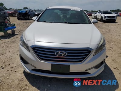 Piąte zdjęcie samochodu w środku: 2017 HYUNDAI SONATA SE VIN:5NPE24AF1HH514271 - miniatura