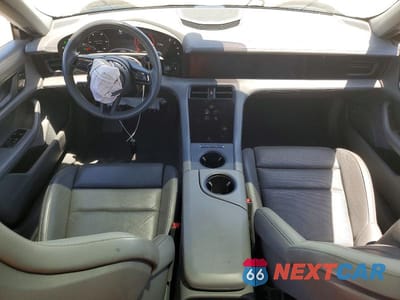 Zdjęcie 8 z 12 samochodu: 2020 PORSCHE TAYCAN 4S VIN:WP0AB2Y19LSA51600 - miniatura