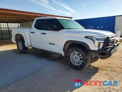Czwarte zdjęcie samochodu z boku: 2022 TOYOTA TUNDRA SR5 VIN:5TFLA5DA1NX049393 - miniatura
