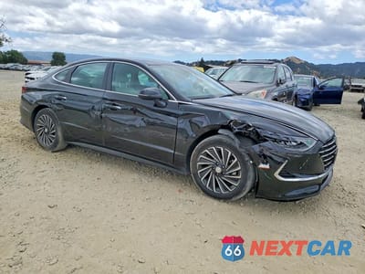 Czwarte zdjęcie samochodu z boku: 2020 HYUNDAI SONATA HYBRID SEL VIN:KMHL34JJXLA014002 - miniatura
