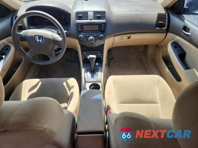 Zdjęcie 8 z 12 samochodu: 2003 HONDA ACCORD LX VIN:1HGCM56373A087038 - miniatura