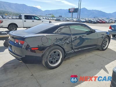 Trzecie zdjęcie samochodu z tyłu: 2013 CHEVROLET CAMARO LS VIN:2G1FA1E33D9239899 - miniatura