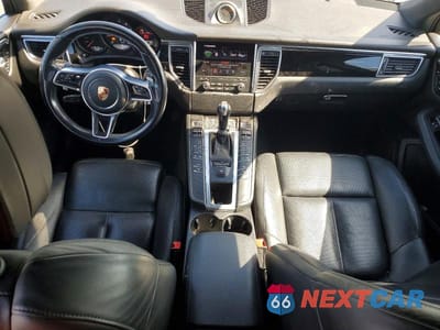 Zdjęcie 8 z 13 samochodu: 2017 PORSCHE MACAN VIN:WP1AA2A54HLB82012 - miniatura