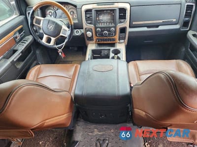 Zdjęcie 8 z 12 samochodu: 2015 RAM 1500 LONGHORN VIN:1C6RR7PM7FS529190 - miniatura