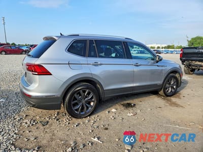 Trzecie zdjęcie samochodu z tyłu: 2022 VOLKSWAGEN TIGUAN SE VIN:3VV3B7AX6NM020092 - miniatura
