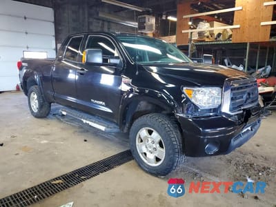 Czwarte zdjęcie samochodu z boku: 2010 TOYOTA TUNDRA DOUBLE CAB SR5 VIN:5TFUY5F14AX149835 - miniatura