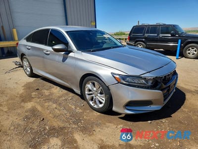 Czwarte zdjęcie samochodu z boku: 2018 HONDA ACCORD LX VIN:1HGCV1F18JA268456 - miniatura