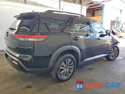 Trzecie zdjęcie samochodu z tyłu: 2026 NISSAN PATHFINDER SV VIN:5N1DR3BS7TC211217 - miniatura