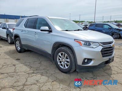 Czwarte zdjęcie samochodu z boku: 2021 CHEVROLET TRAVERSE LT VIN:1GNERGKW1MJ157436 - miniatura