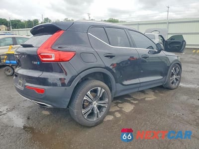 Trzecie zdjęcie samochodu z tyłu: 2019 VOLVO XC40 T5 INSCRIPTION VIN:YV4162UL9K2101805 - miniatura