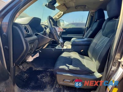 Zdjęcie 7 z 12 samochodu: 2019 TOYOTA TUNDRA SR5 VIN:5TFUW5F13KX777621 - miniatura