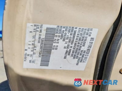 Zdjęcie 12 z 12 samochodu: 2000 LINCOLN TOWN CAR VIN:1LNHM83W0YY938434 - miniatura