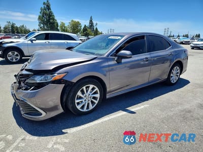 2023 TOYOTA CAMRY LE 4T1C11AK8PU081702 - główne zdjęcie licytacji z USA - miniatura