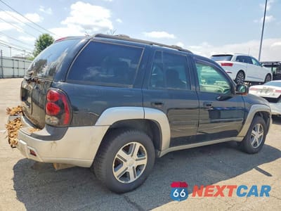 Trzecie zdjęcie samochodu z tyłu: 2005 CHEVROLET TRAILBLAZER LS VIN:1GNDT13S552272199 - miniatura