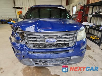 Piąte zdjęcie samochodu w środku: 2017 FORD EXPLORER POLICE INTERCEPTOR VIN:1FM5K8AR2HGA36797 - miniatura
