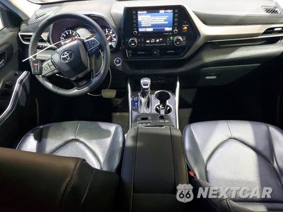 Zdjęcie 8 z 14 samochodu: 2021 TOYOTA HIGHLANDER XLE VIN:5TDHZRBH3MS062415 - miniatura