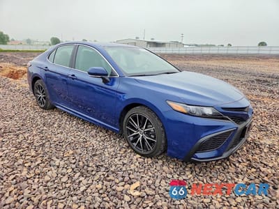 Czwarte zdjęcie samochodu z boku: 2023 TOYOTA CAMRY SE VIN:4T1G11AK2PU098724 - miniatura