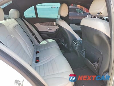 Zdjęcie 10 z 12 samochodu: 2015 MERCEDES-BENZ C 400 4MATIC VIN:55SWF6GB1FU030555 - miniatura