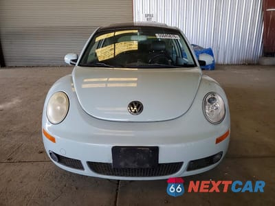 Piąte zdjęcie samochodu w środku: 2010 VOLKSWAGEN NEW BEETLE VIN:3VWRG3AG3AM036485 - miniatura