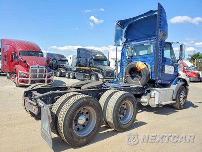 Czwarte zdjęcie samochodu z boku: 2017 INTERNATIONAL PROSTAR VIN:3HCDHSNR6HL641264 - miniatura