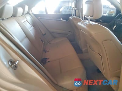 Zdjęcie 10 z 12 samochodu: 2013 MERCEDES-BENZ C 250 VIN:WDDGF4HB5DR271380 - miniatura