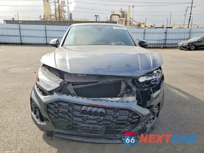 Piąte zdjęcie samochodu w środku: 2023 AUDI SQ5 SPORTBACK PRESTIGE VIN:WA134AFY4P2036223 - miniatura