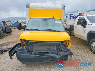 Piąte zdjęcie samochodu w środku: 2021 GMC SAVANA CUTAWAY G3500 BOX TRUCK VIN:7GZ37TC78MN006627 - miniatura