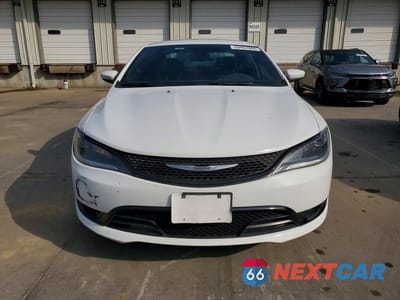 Piąte zdjęcie samochodu w środku: 2015 CHRYSLER 200 S VIN:1C3CCCBB2FN752917 - miniatura