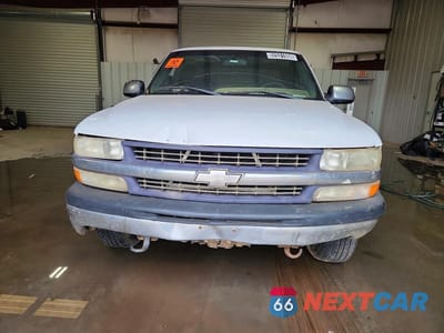 Piąte zdjęcie samochodu w środku: 2001 CHEVROLET SILVERADO K1500 VIN:1GCEK19T91Z232175 - miniatura
