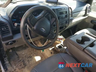 Zdjęcie 8 z 12 samochodu: 2018 FORD F550 SUPER DUTY VIN:1FDUF5GT8JDA04185 - miniatura