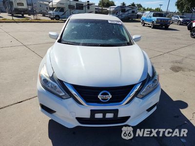 Piąte zdjęcie samochodu w środku: 2017 NISSAN ALTIMA 2.5 S VIN:1N4AL3AP8HN347069 - miniatura