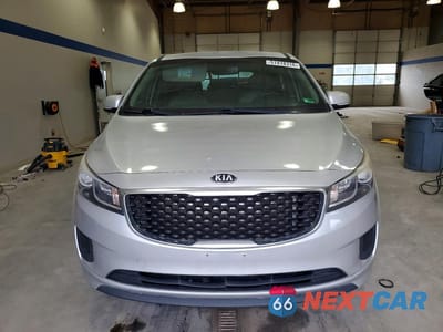 Piąte zdjęcie samochodu w środku: 2018 KIA SEDONA LX VIN:KNDMB5C15J6349912 - miniatura