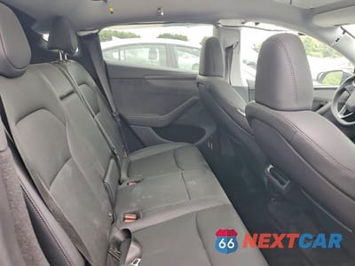 Zdjęcie 11 z 14 samochodu: 2026 TESLA MODEL Y VIN:7SAYGDEE7TA399621 - miniatura