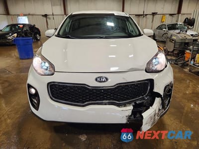 Piąte zdjęcie samochodu w środku: 2019 KIA SPORTAGE LX VIN:KNDPMCAC2K7604771 - miniatura
