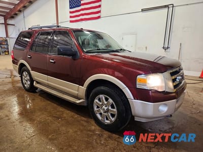 Czwarte zdjęcie samochodu z boku: 2010 FORD EXPEDITION EDDIE BAUER VIN:1FMJU1J52AEB03462 - miniatura